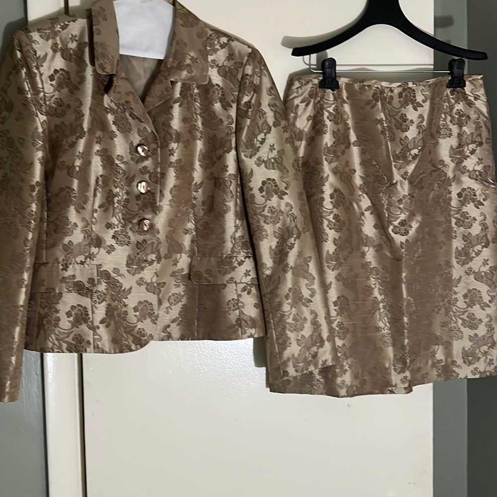 Elegant Tan Floral Skirt Set